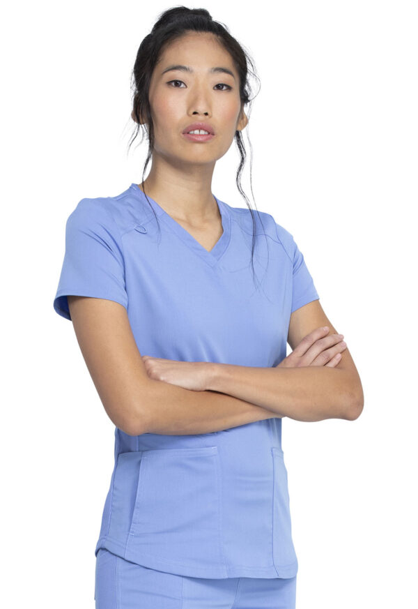 DK875 Balance V-Neck Top Ceil Blue