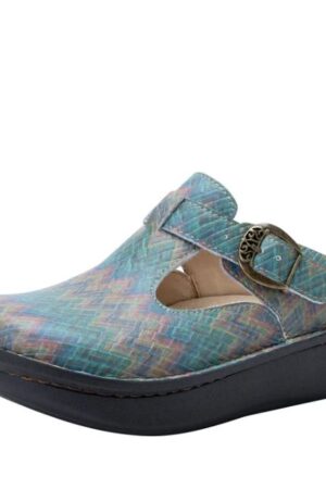 Classic Woven Wonder